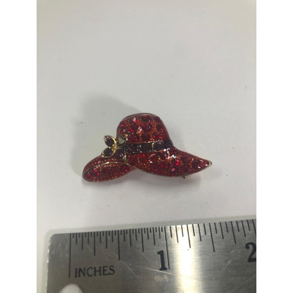 Vintage Red Rhinestone Sun Hat Brooch Gold Tone Novelty Lapel Pin - Picture 2 of 3
